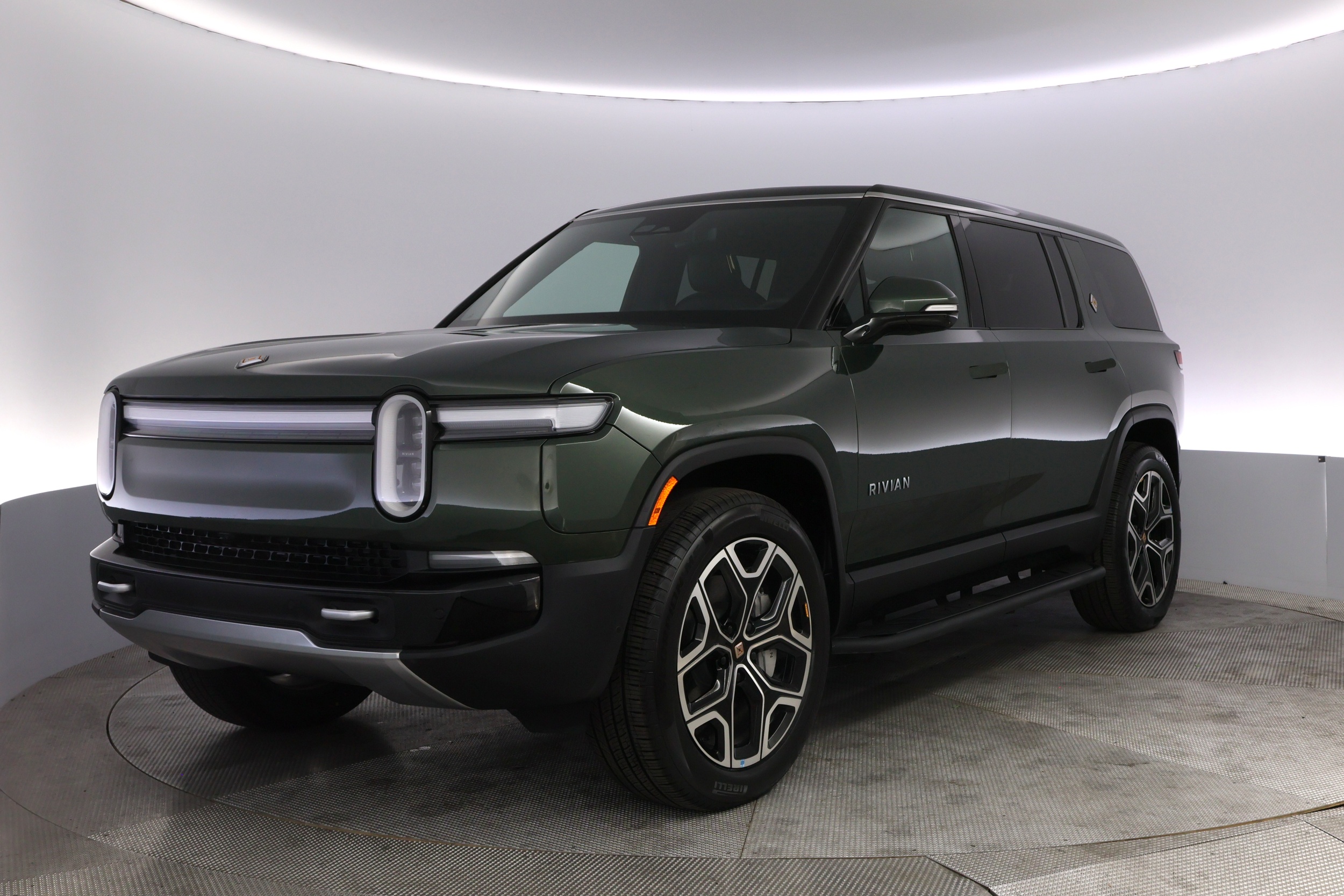 2026 Rivian R1S