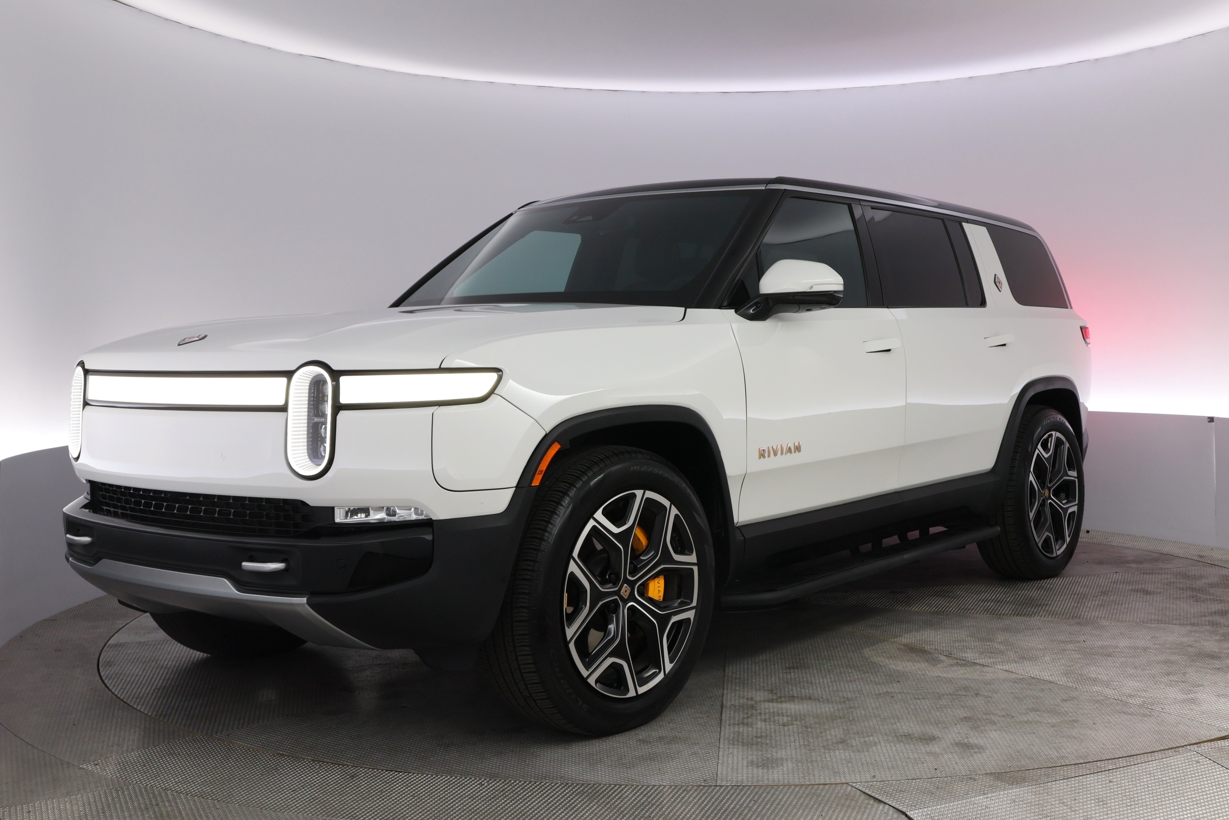 2023 Rivian R1S