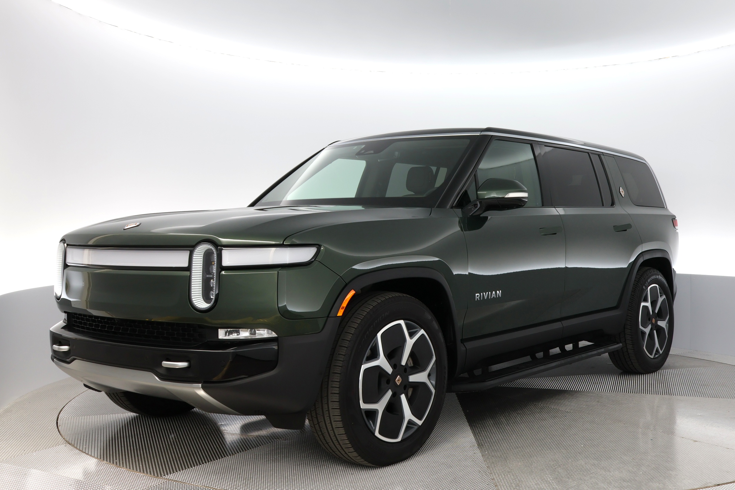 2024 Rivian R1S