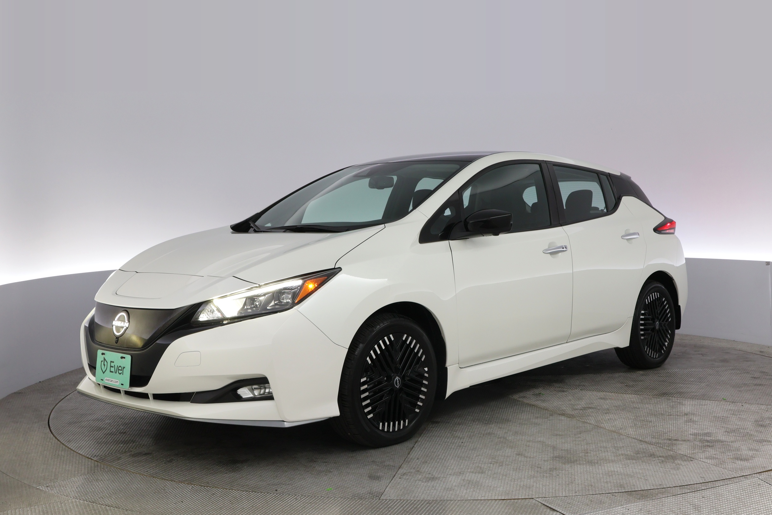 2024 Nissan LEAF