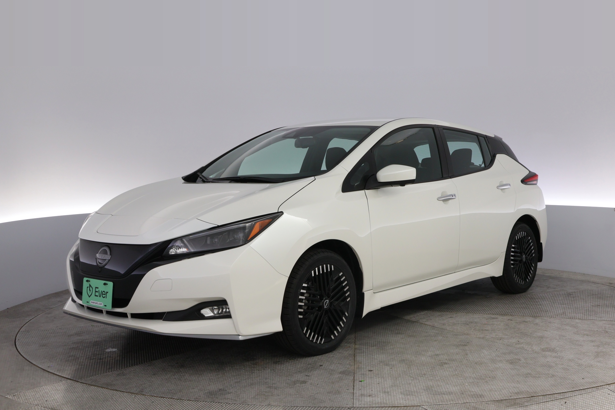 2024 Nissan LEAF