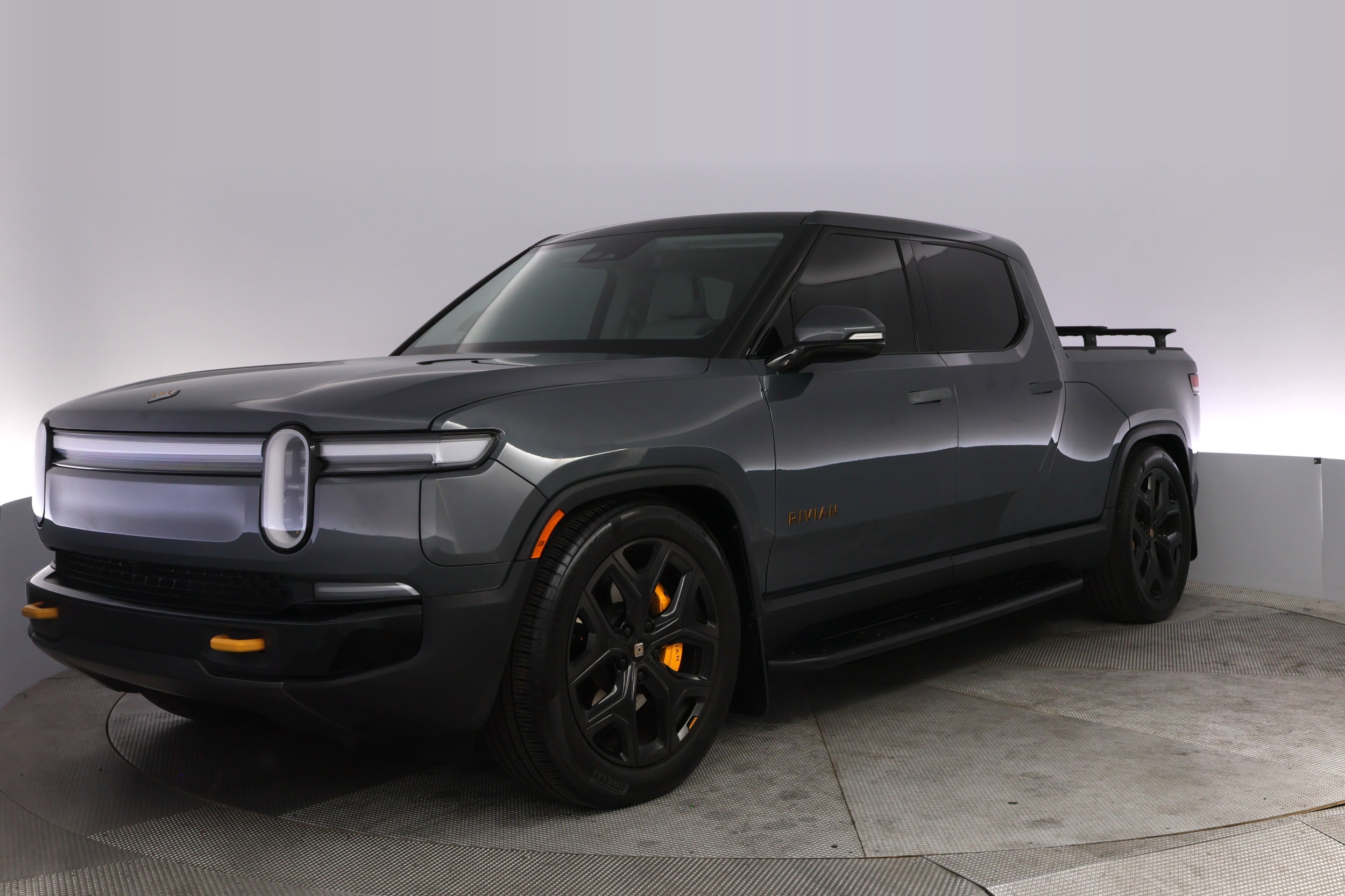 2025 Rivian R1T