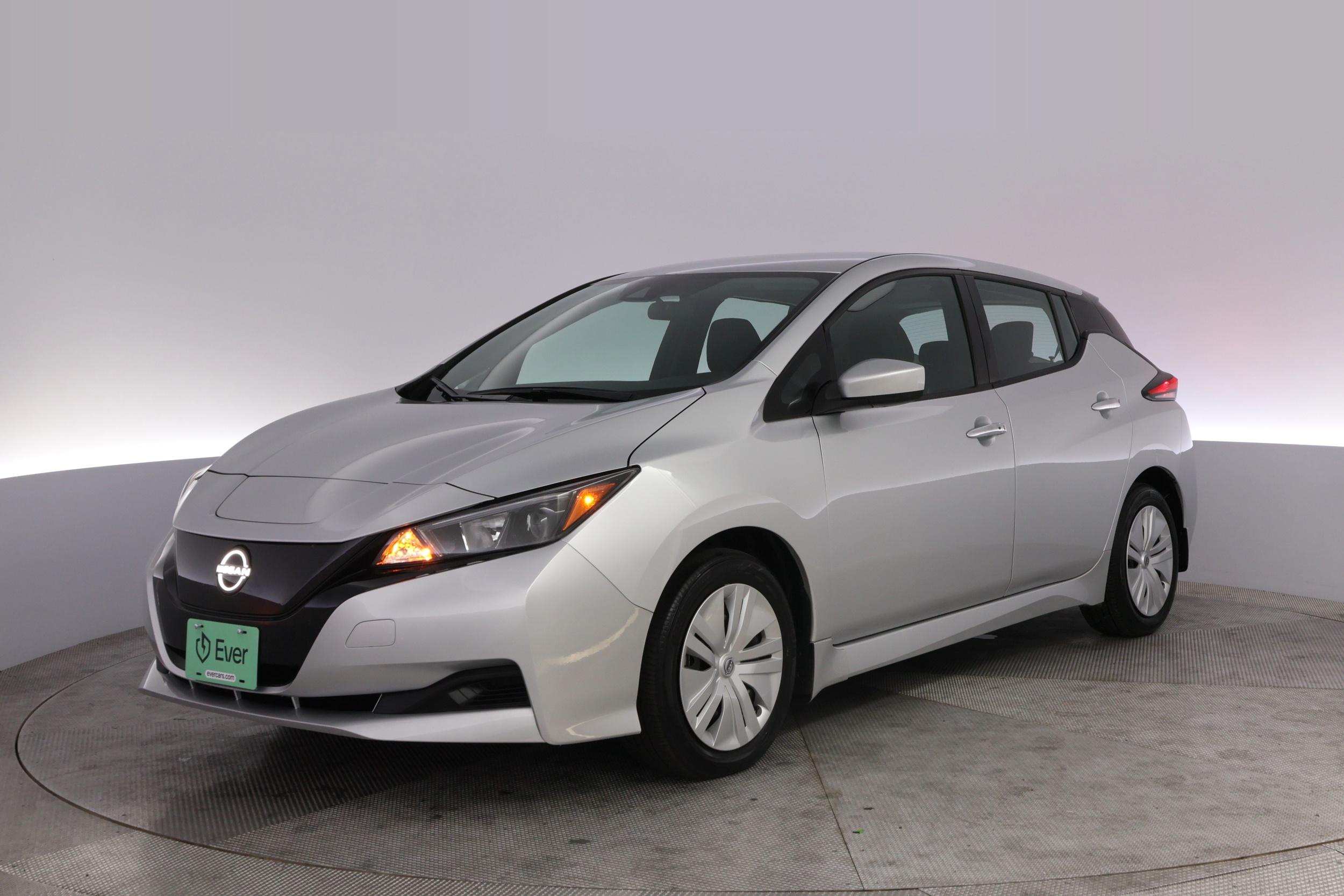 2025 Nissan LEAF