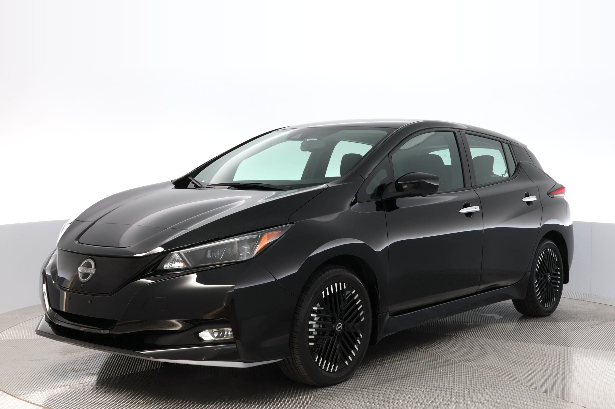 2024 Nissan LEAF