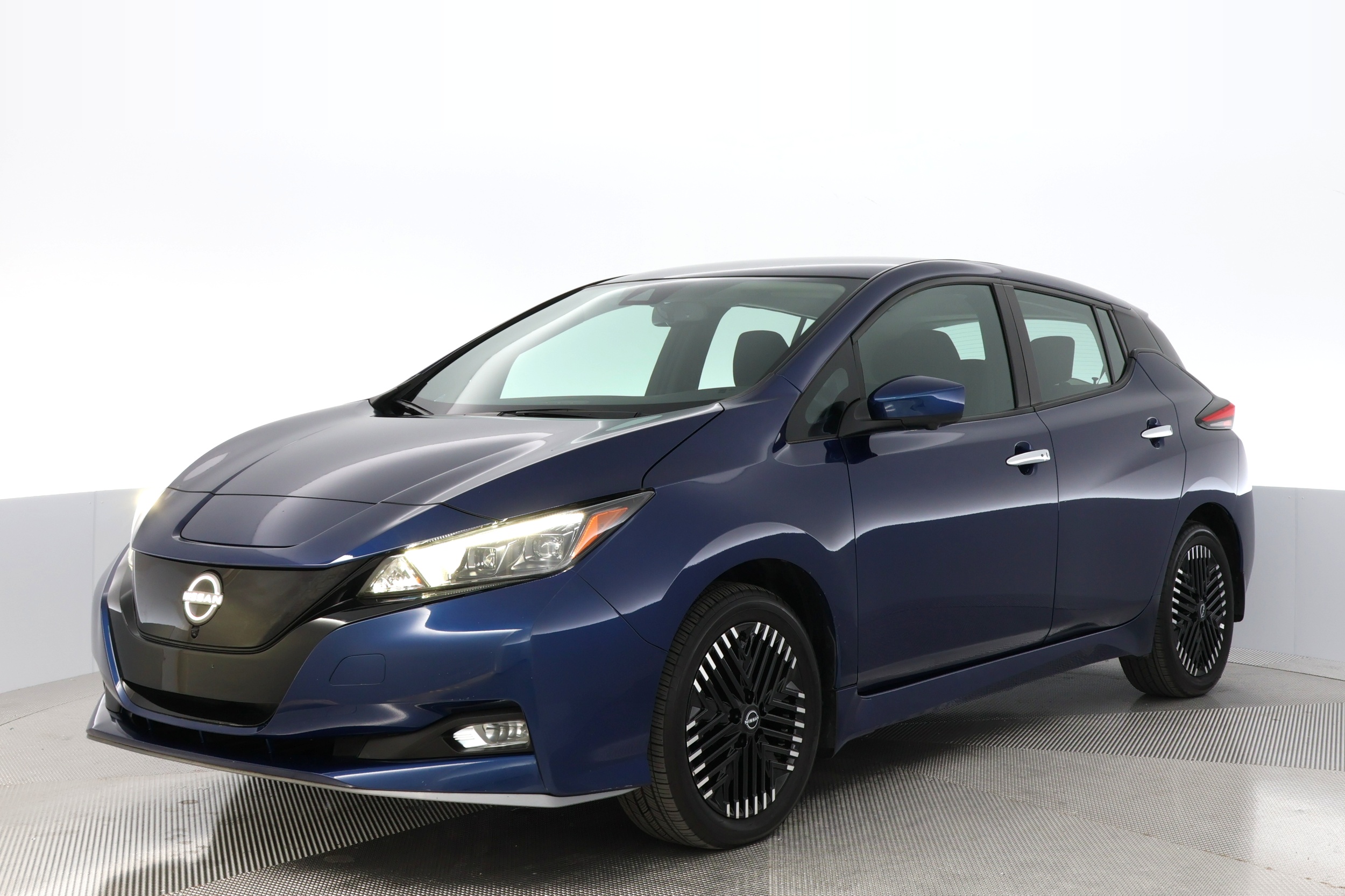 2024 Nissan LEAF