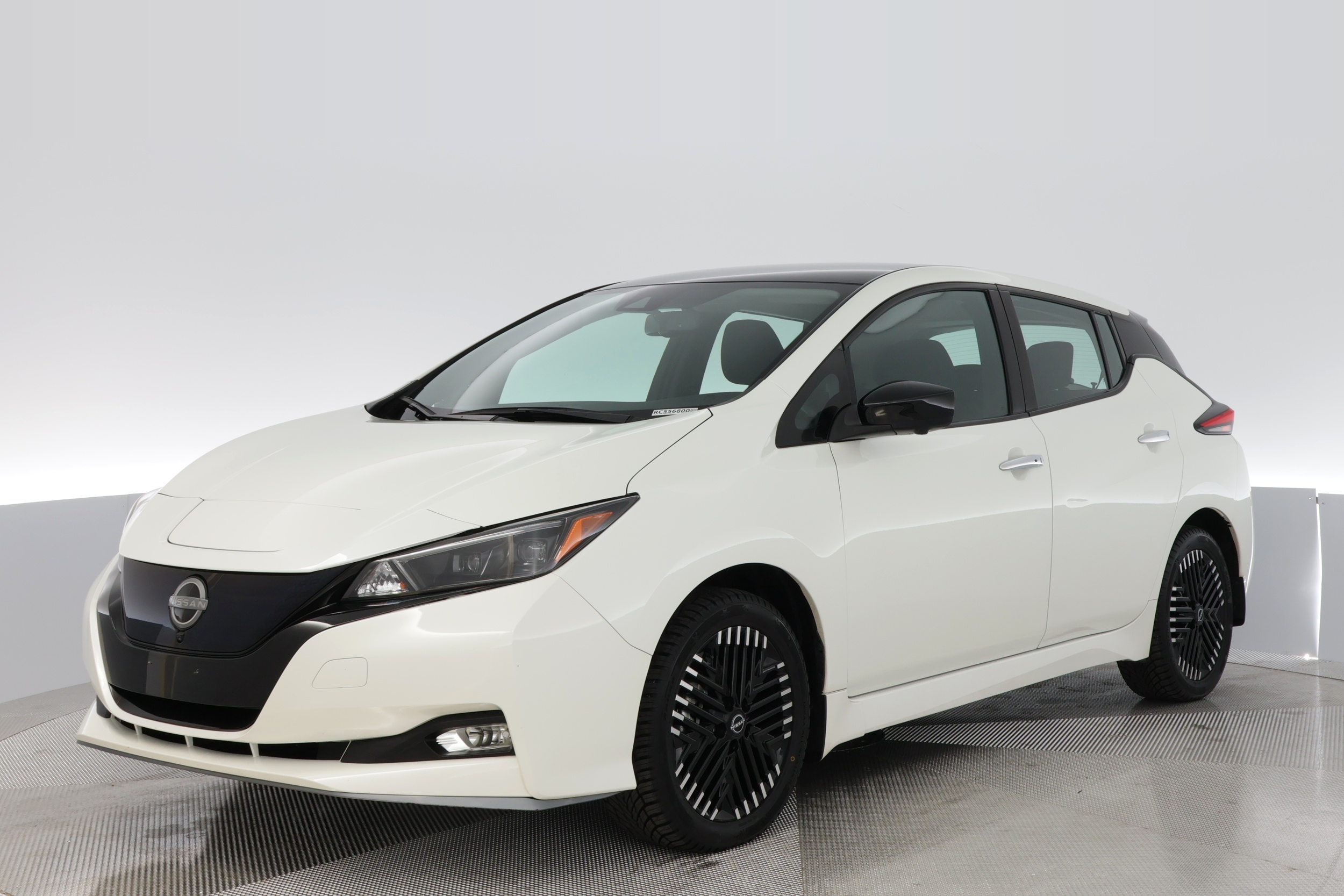 2024 Nissan LEAF