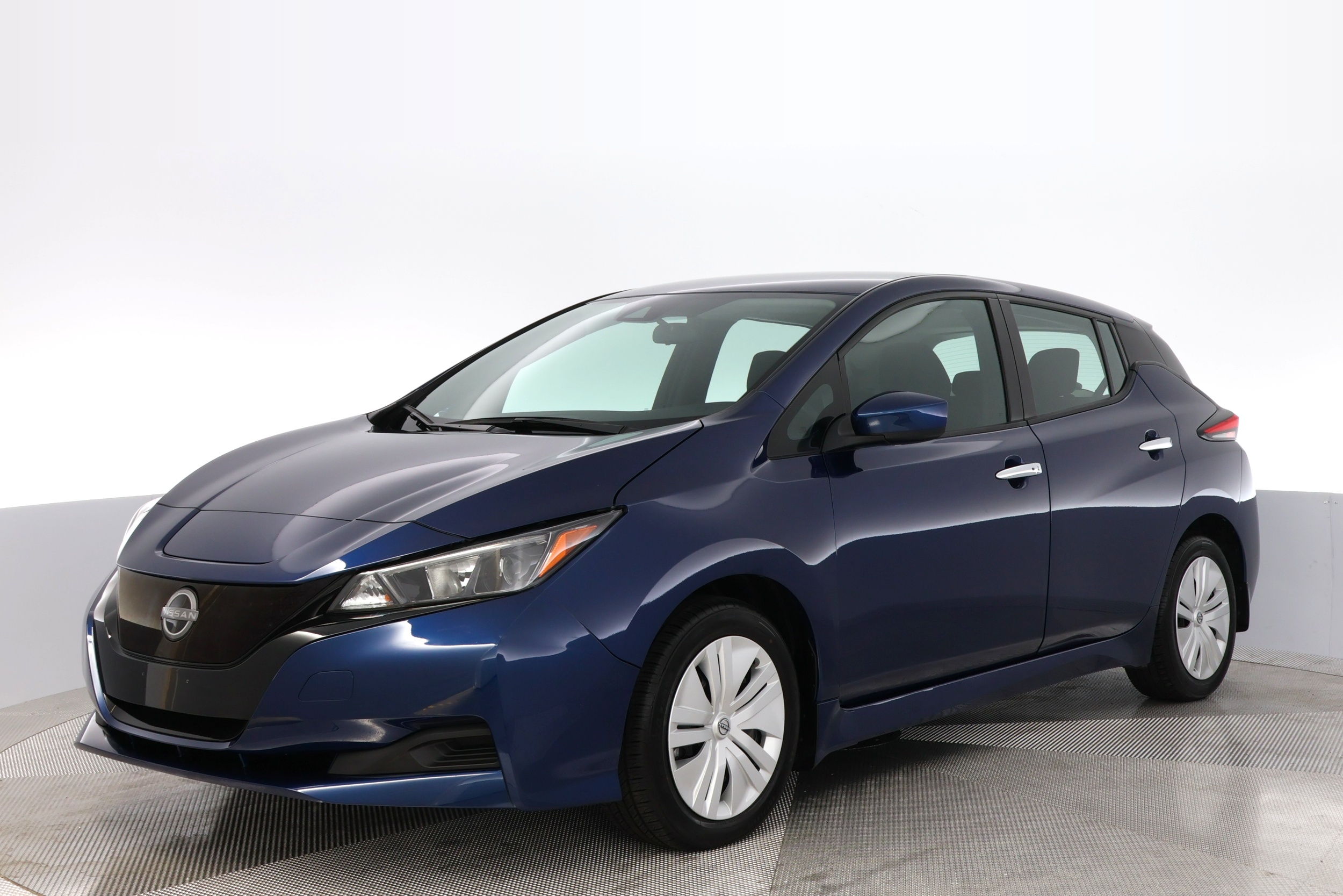2025 Nissan LEAF
