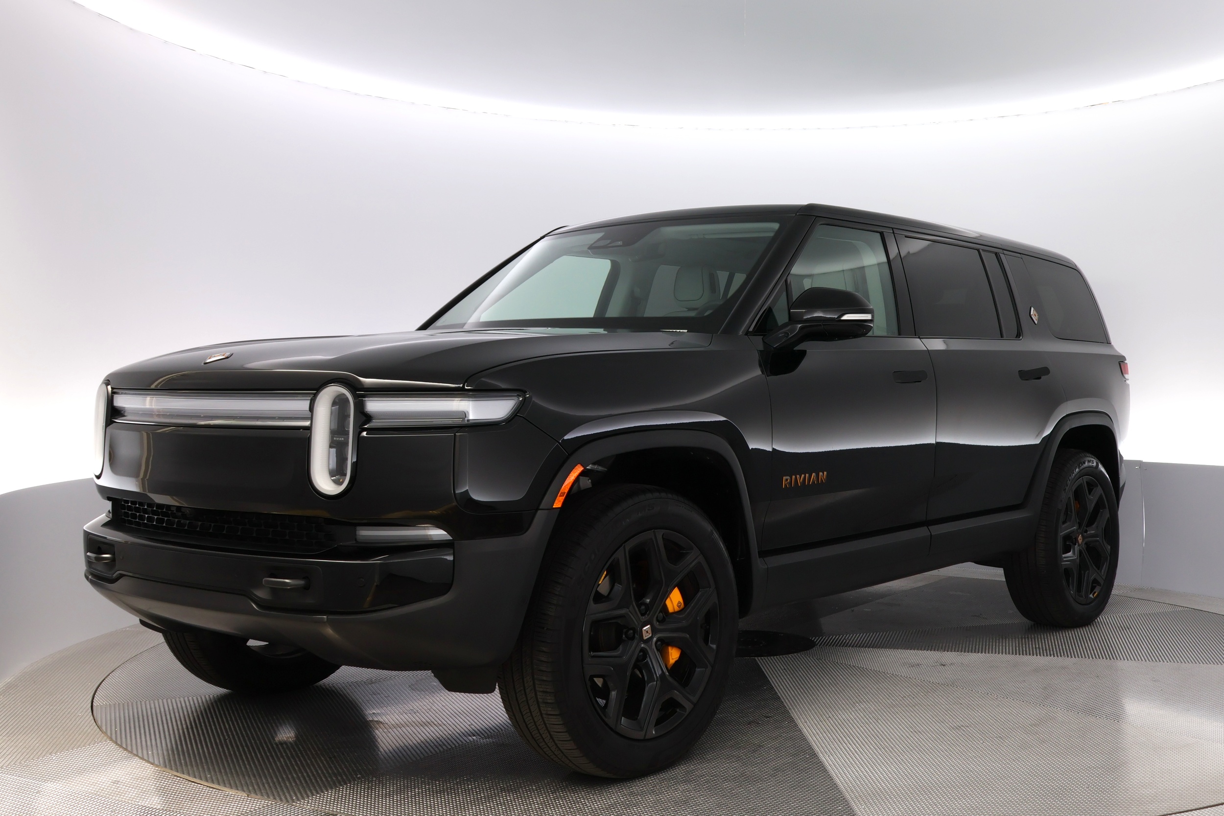2026 Rivian R1S