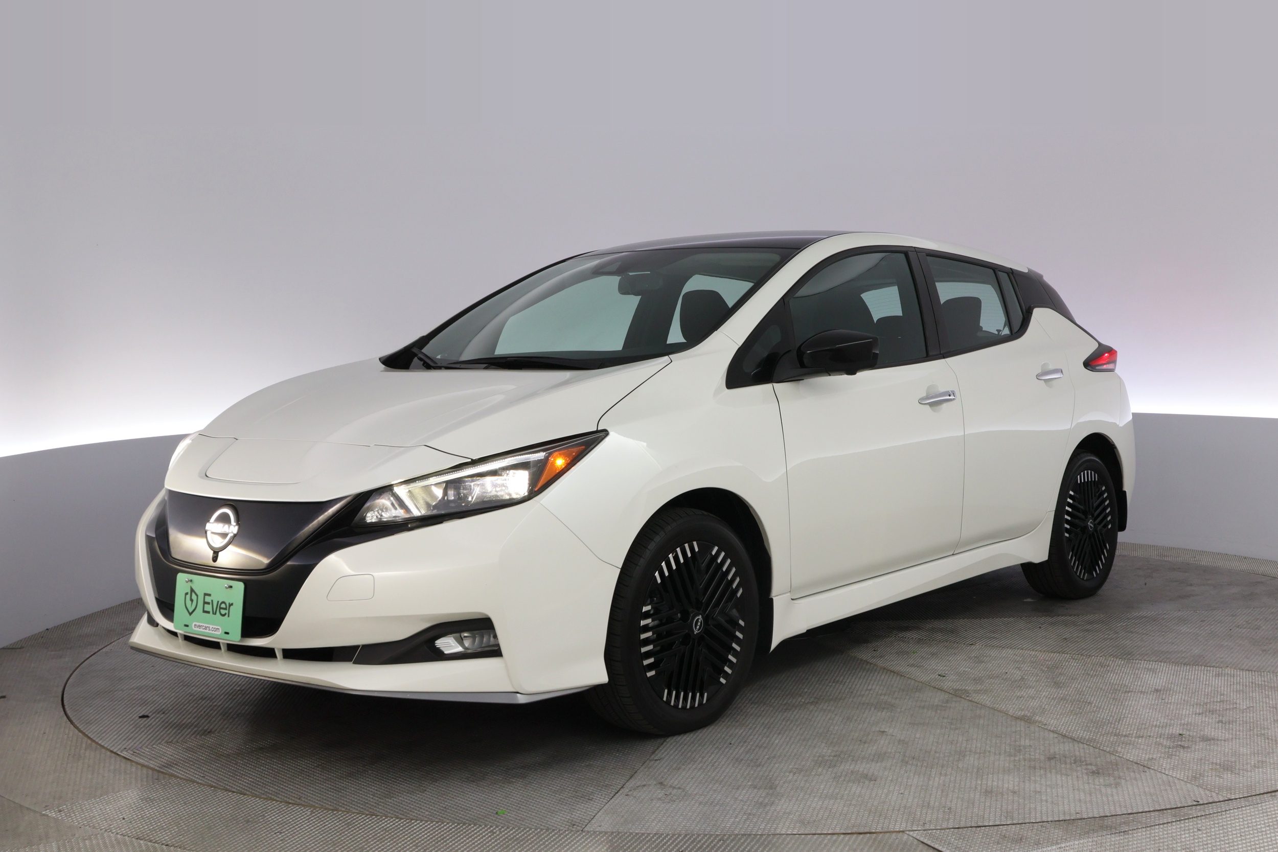 2024 Nissan LEAF