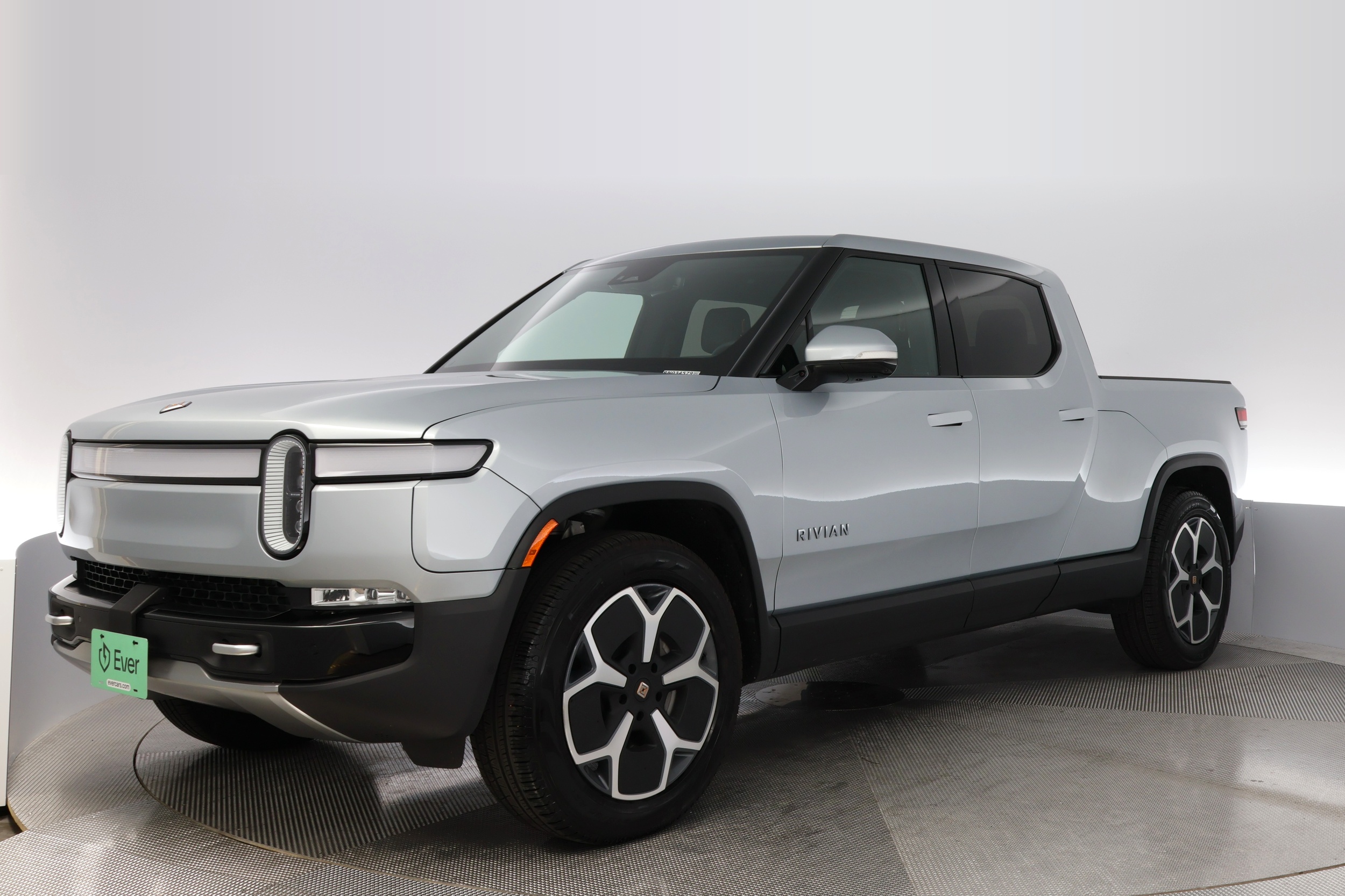 2024 Rivian R1T