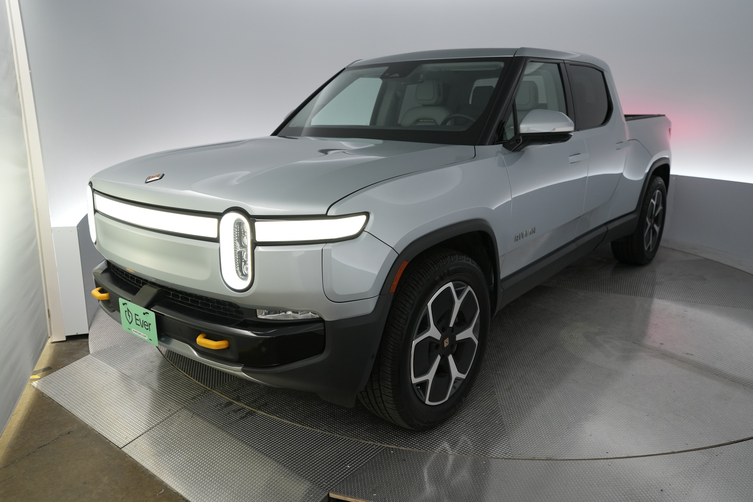 2024 Rivian R1T