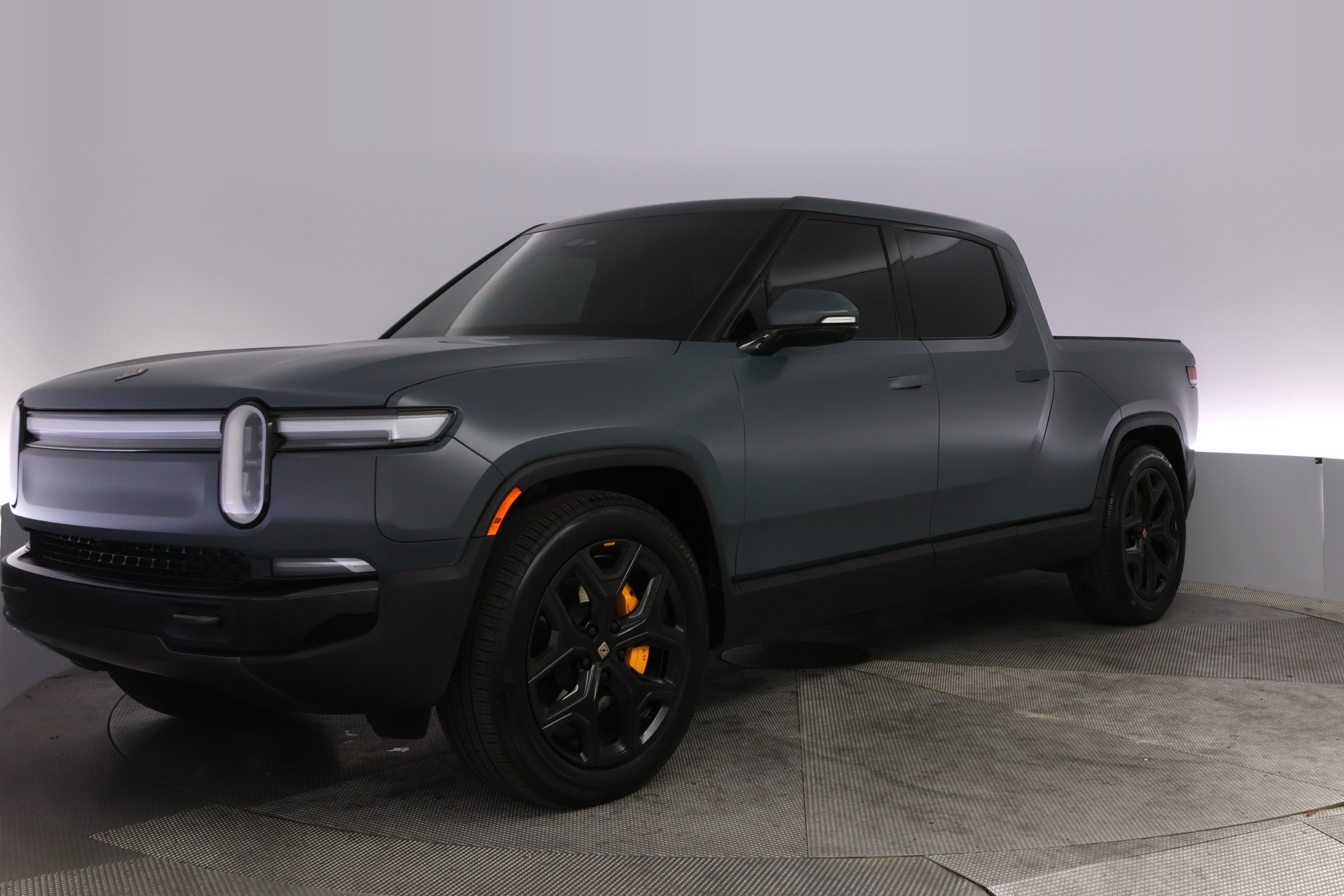 2025 Rivian R1T