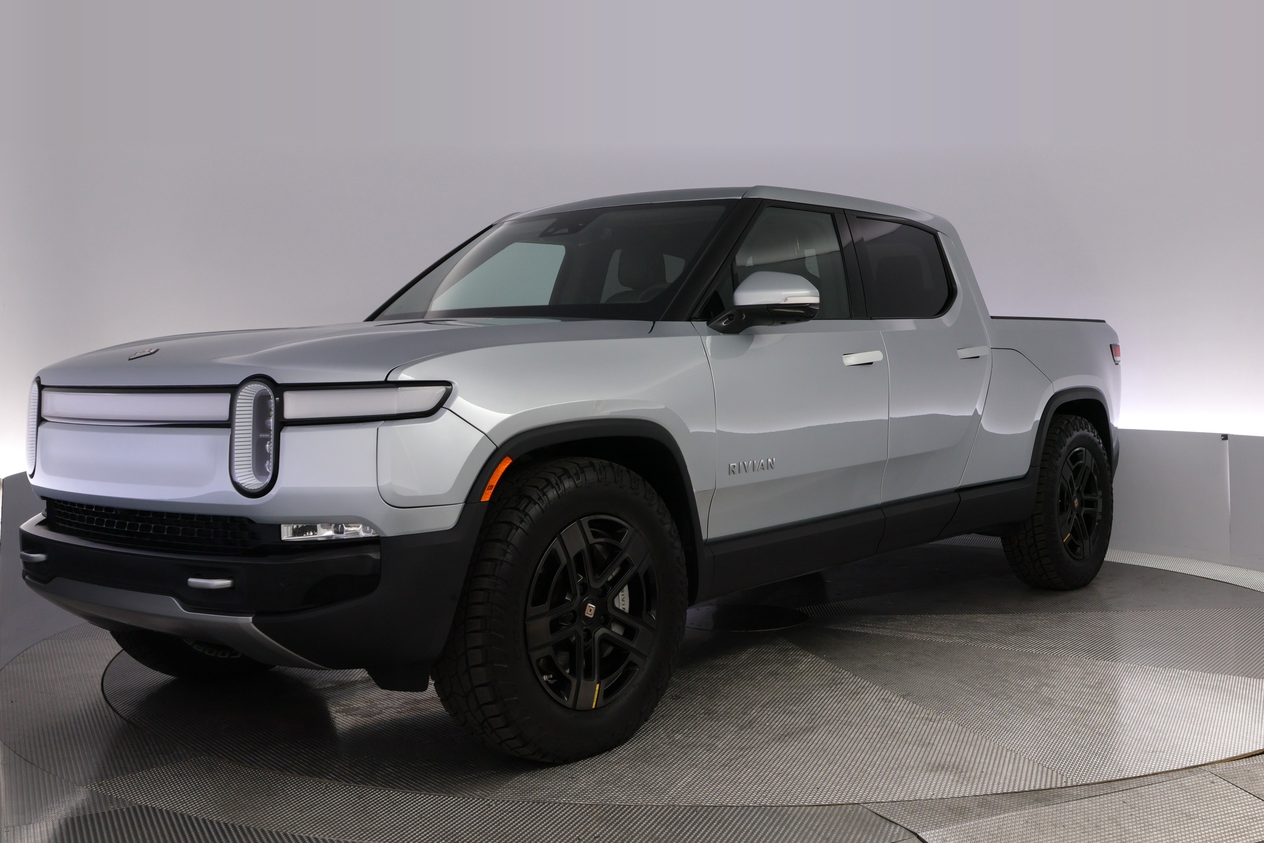 2024 Rivian R1T