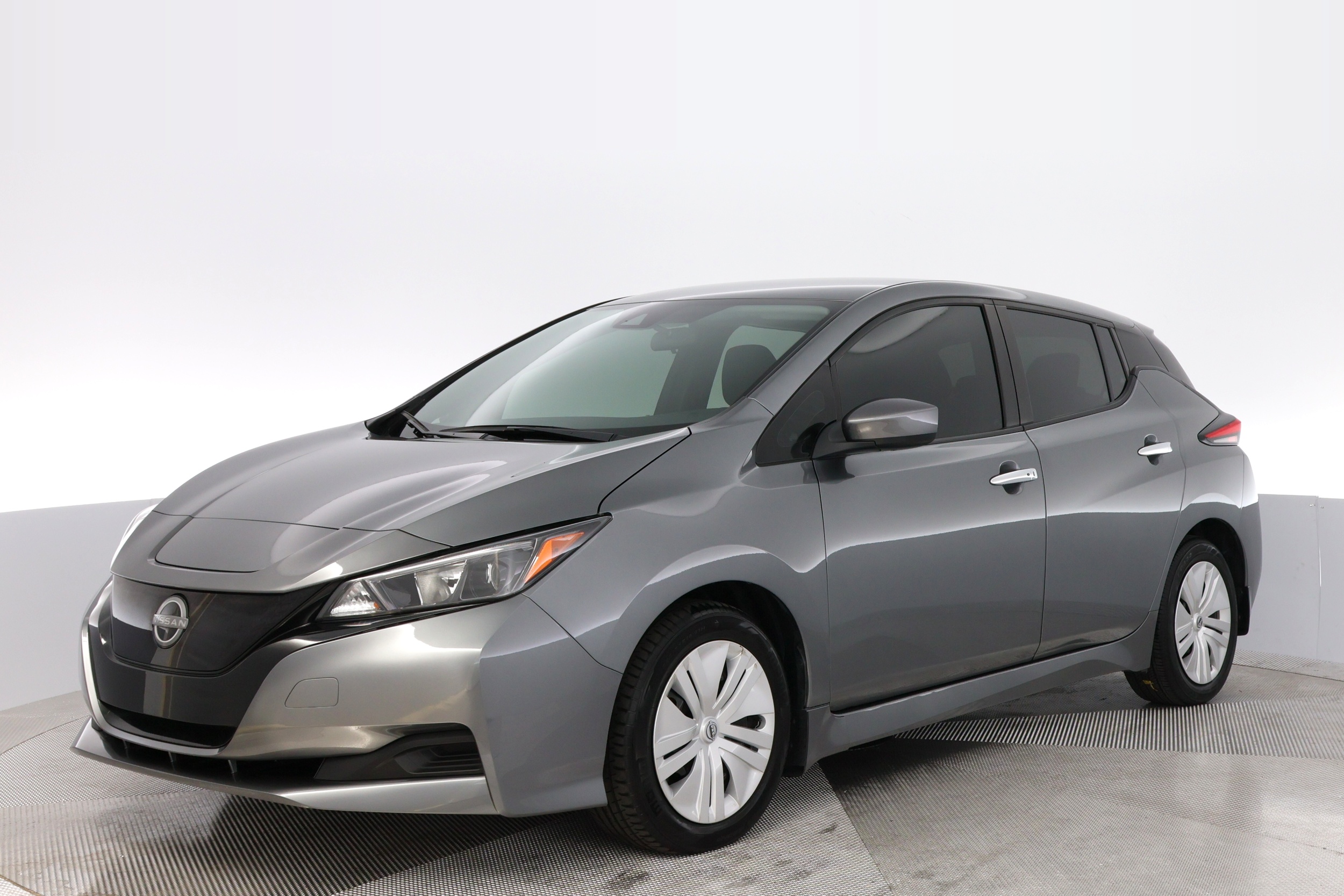 2023 Nissan LEAF