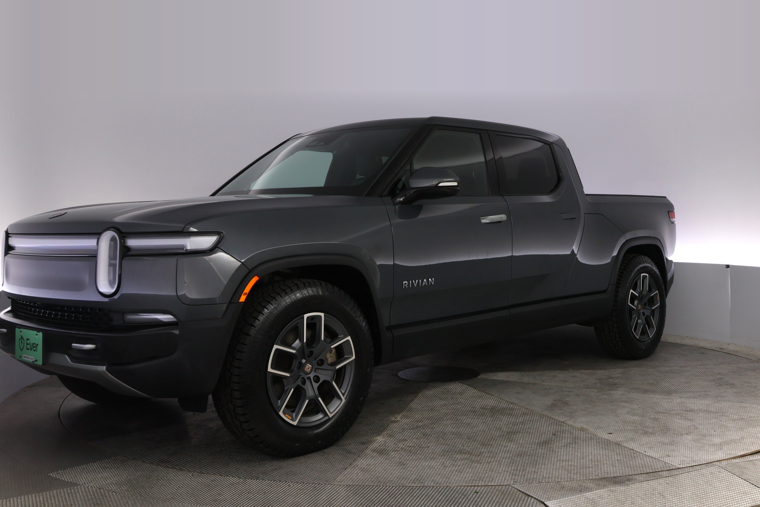 2025 Rivian R1T