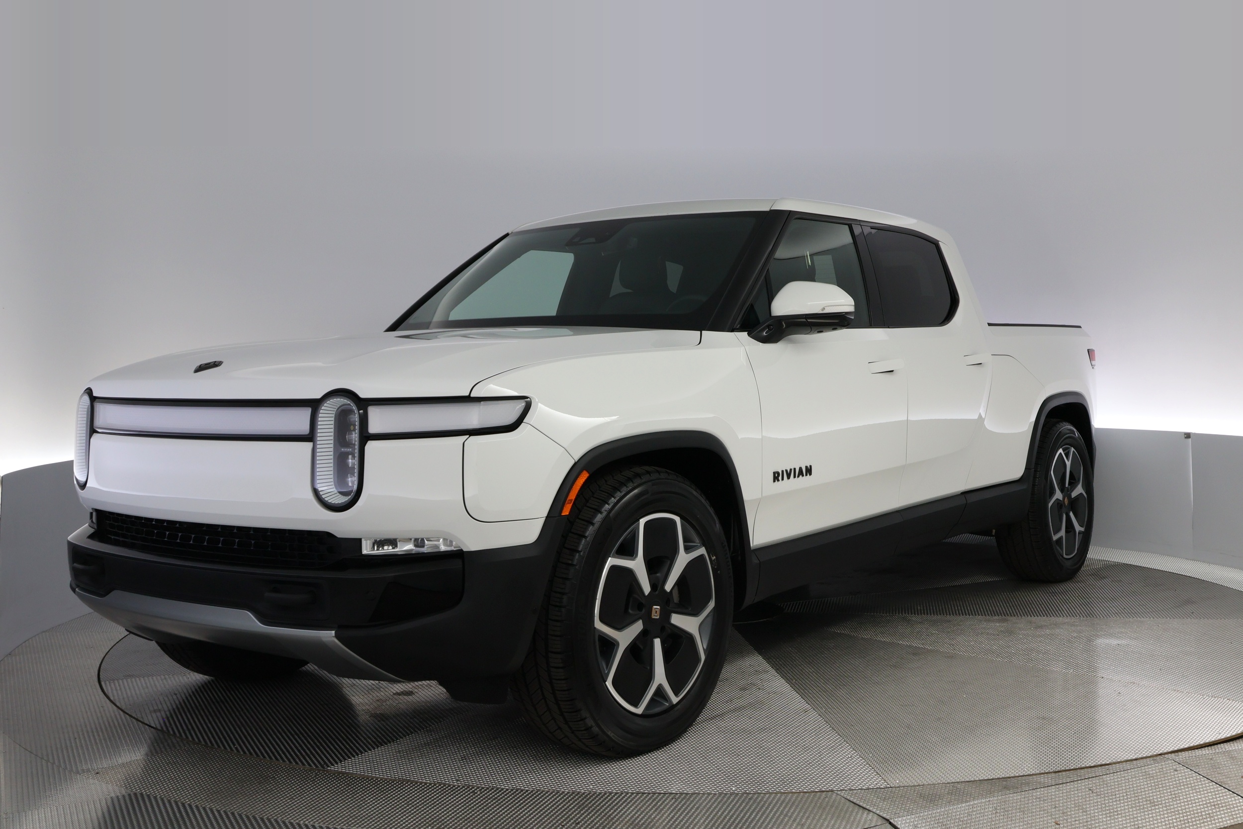 2023 Rivian R1T